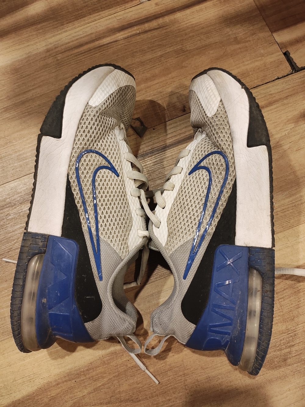 Nike Air Max Men’s Beige and Blue Running Shoes - Picture 2 of 6